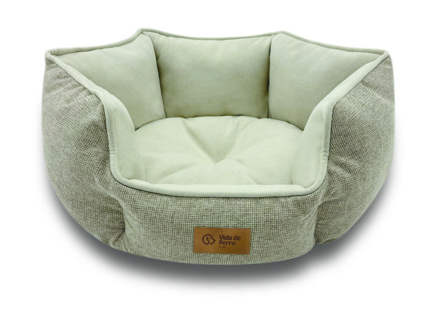 Cama con bordes altos