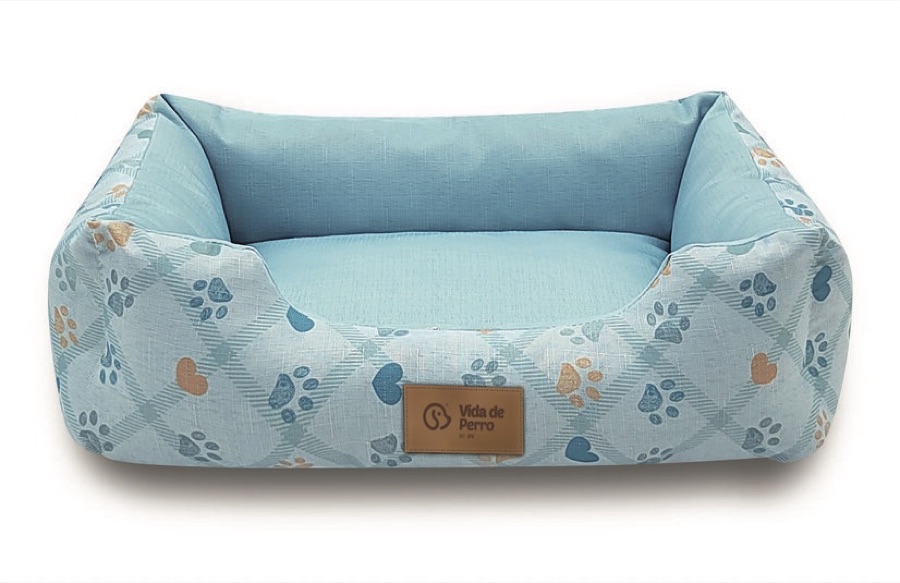 Cama estampada con bordes