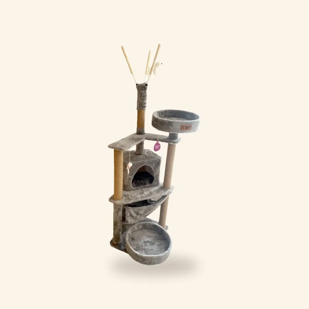 Árbol para gato gris