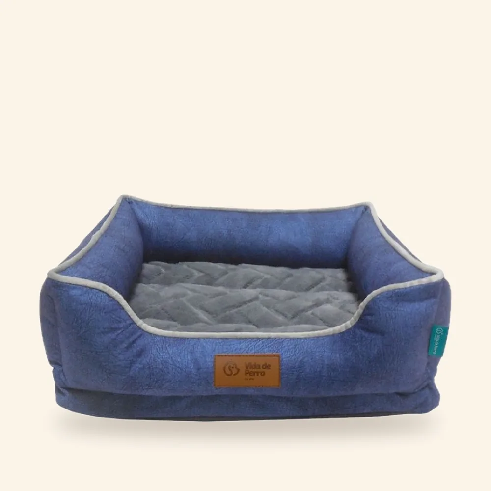 Cama con respaldo alto
