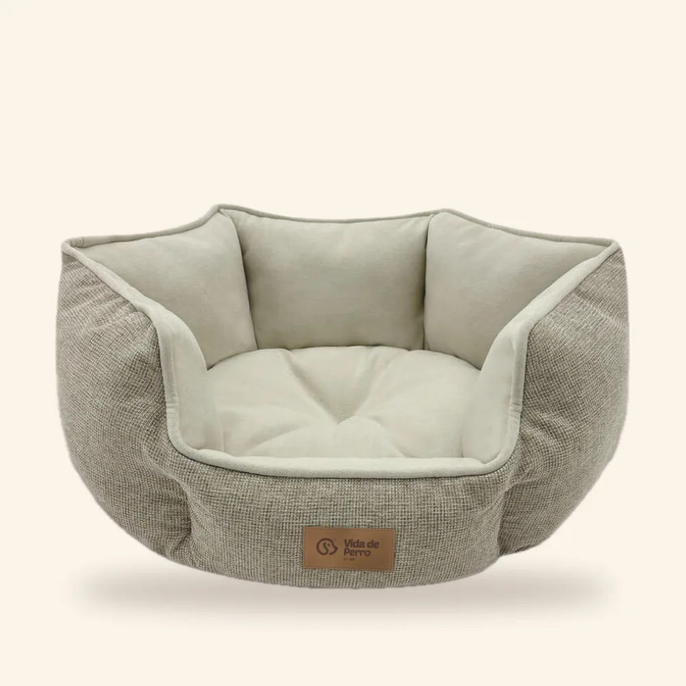 Cama con bordes altos